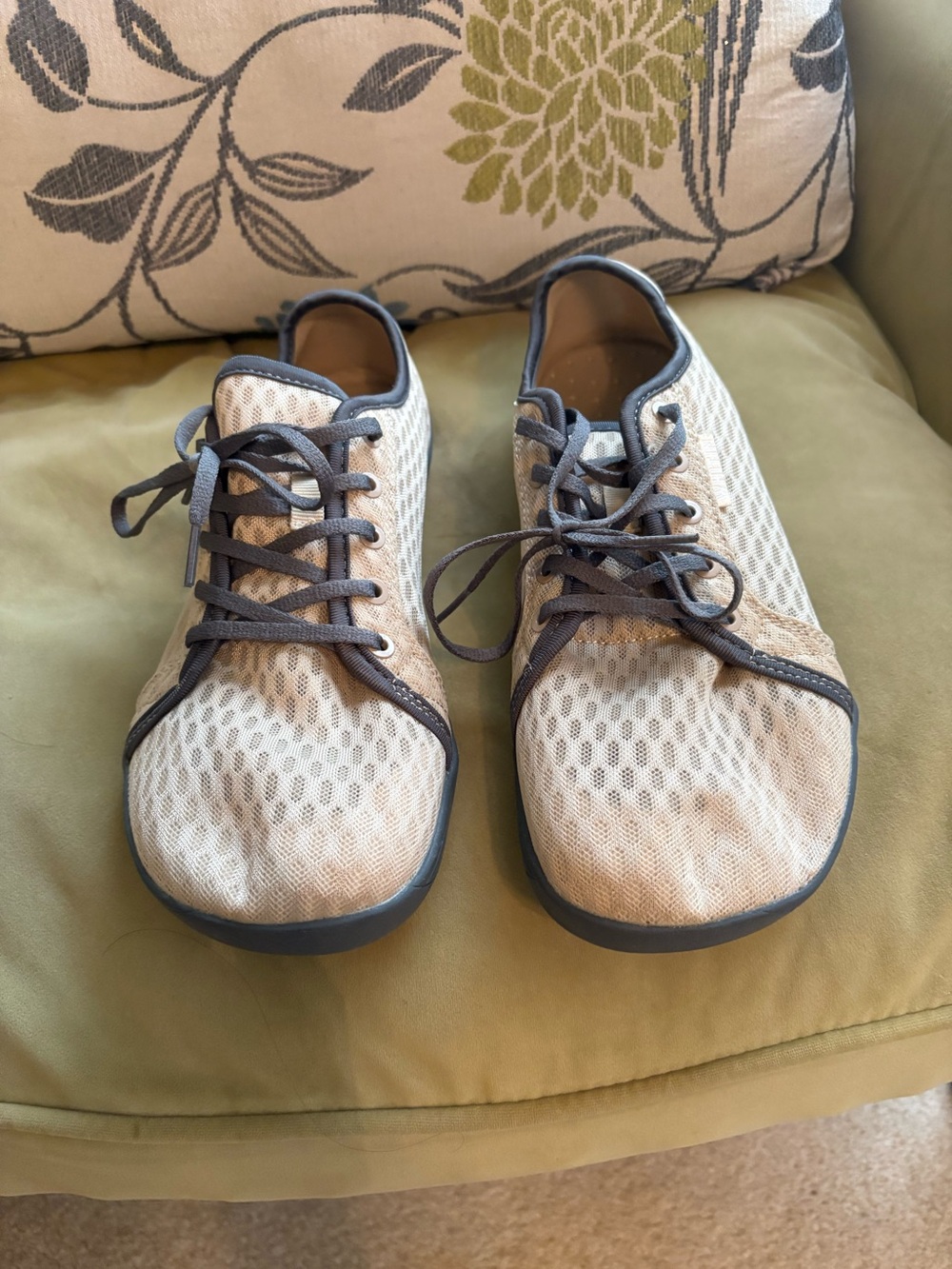 WHITIN Beige and Gray Lightweight Lace-Up Sneakers